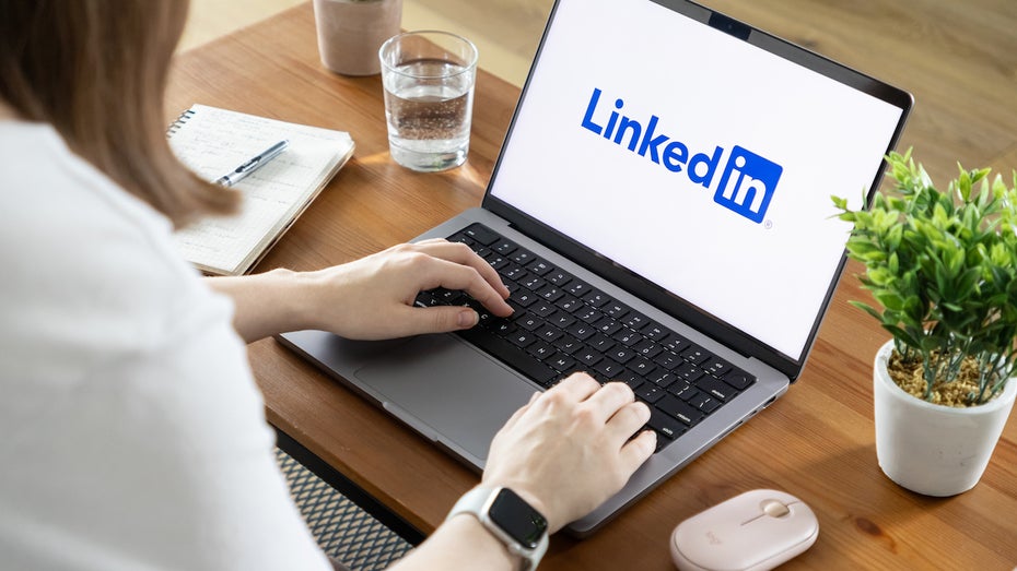 Genervt von KI-Slop in deinem Linkedin-Feed? Diese Chrome-Erweiterung kann helfen